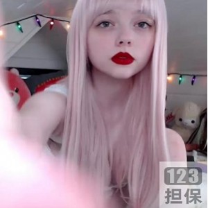 Onlyfans热辣萌妹evieserena：12.4G视频直播集，童颜大罩杯shenhou技巧放荡不羁！